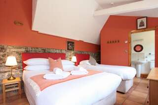 Хостелы Moville Boutique Hostel & Apartments Мовилл-6